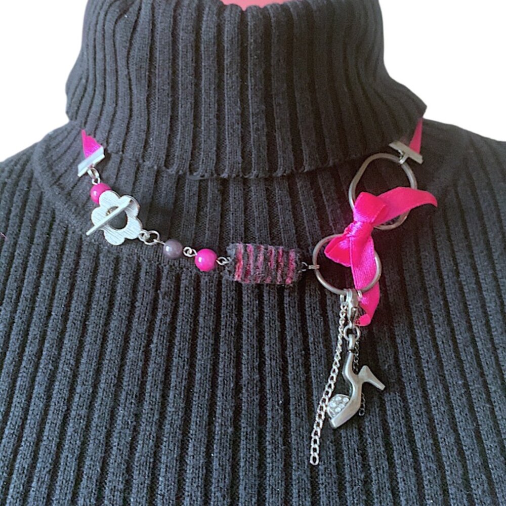 3x35$ 🐿 🍁Handmade short necklace shoe pendant pink ruban fabric pompom